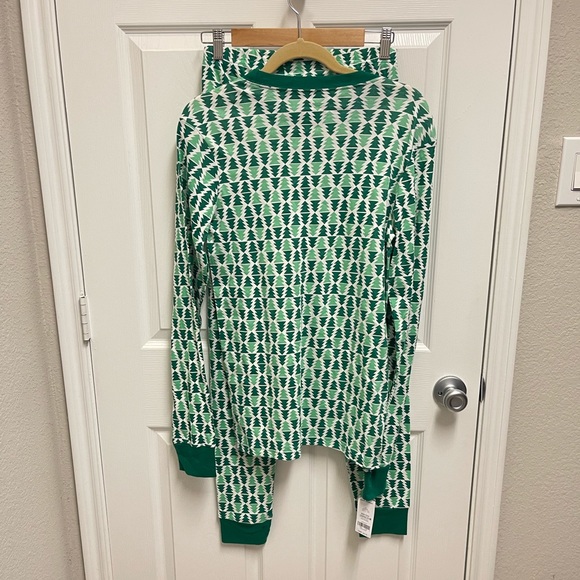 New Carter's Adult Holiday Pajama Set - Picture 12 of 13